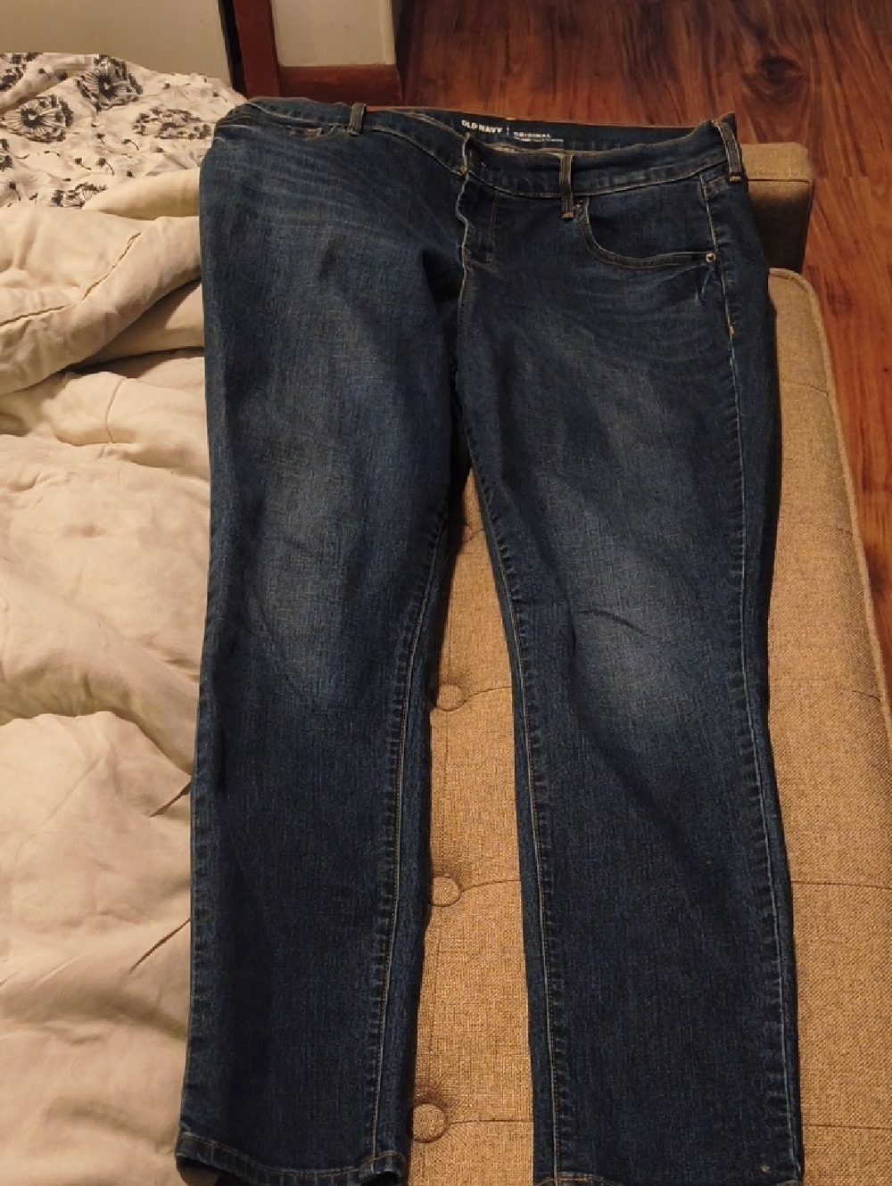 Old Navy Women's Straight-Leg Jeans in Medium Blue Wash